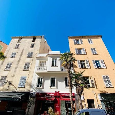 Les Suites R Bonaparte - Appartements De Standing Au Coeur De La Vieille Ville Pietonne アジャクシオ エクステリア 写真