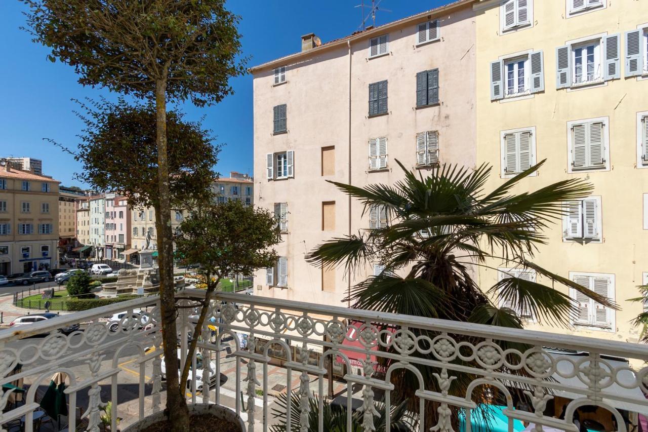 Les Suites R Bonaparte - Appartements De Standing Au Coeur De La Vieille Ville Pietonne アジャクシオ エクステリア 写真