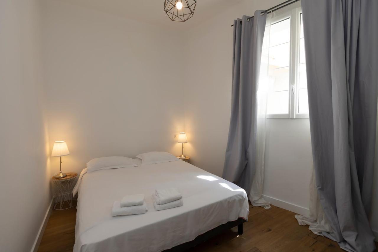 Les Suites R Bonaparte - Appartements De Standing Au Coeur De La Vieille Ville Pietonne アジャクシオ エクステリア 写真