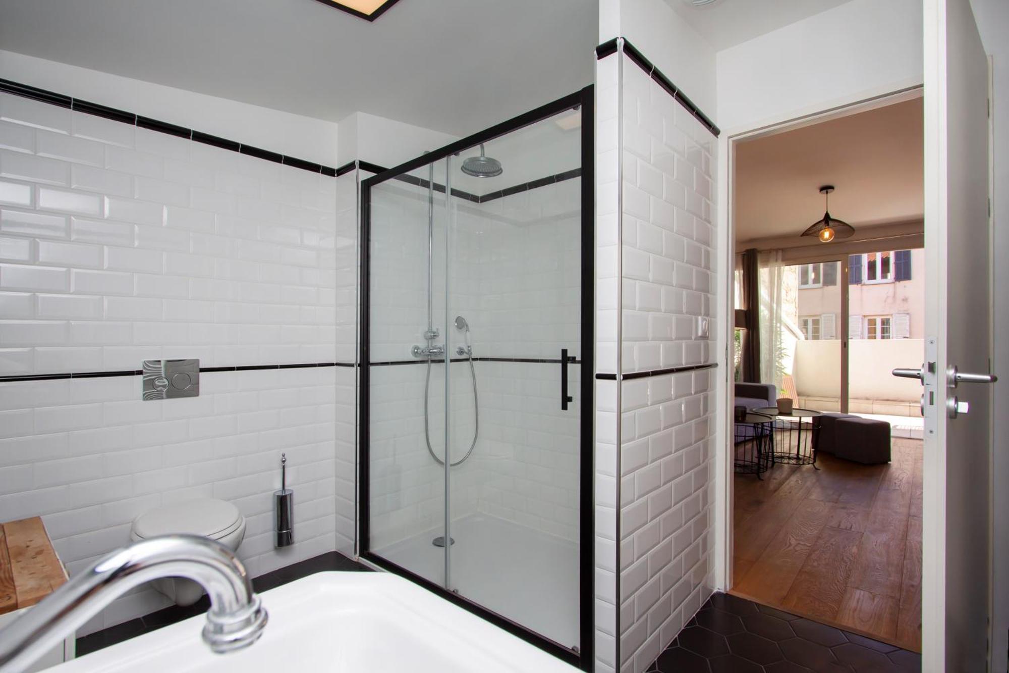 Les Suites R Bonaparte - Appartements De Standing Au Coeur De La Vieille Ville Pietonne アジャクシオ エクステリア 写真